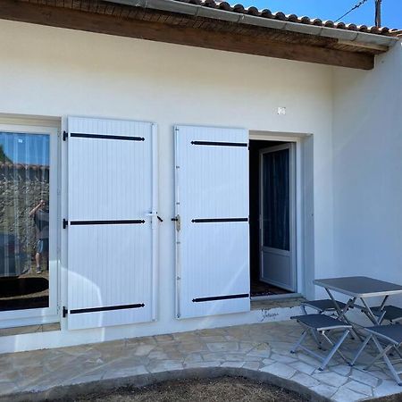 Studio Duplex Meuble Avec Place De Parking Surgères Εξωτερικό φωτογραφία